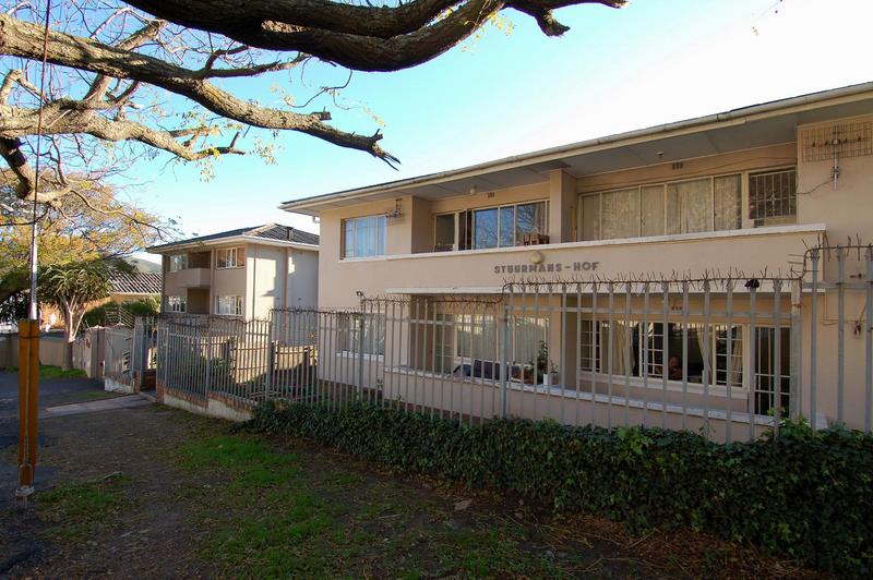 To Let 2 Bedroom Property for Rent in Vredehoek Western Cape